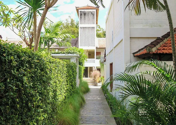 Hotel The Lagoon Bali Pool And 3*